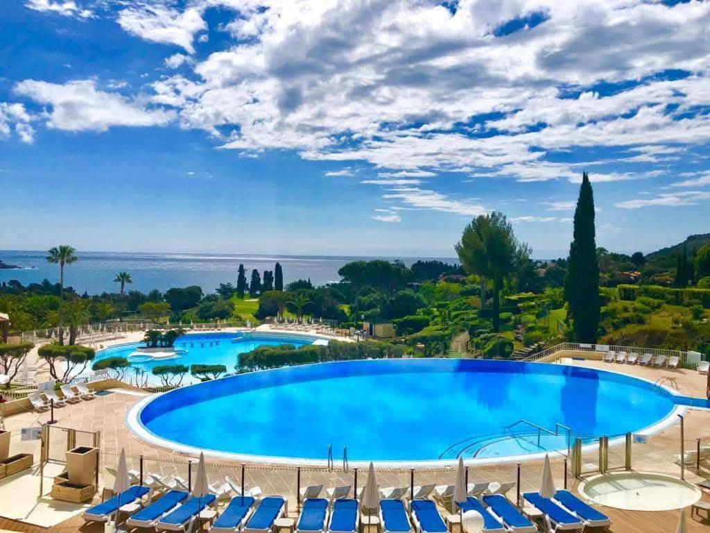 Vacances En Paradis Saint-Raphaël Exterior foto